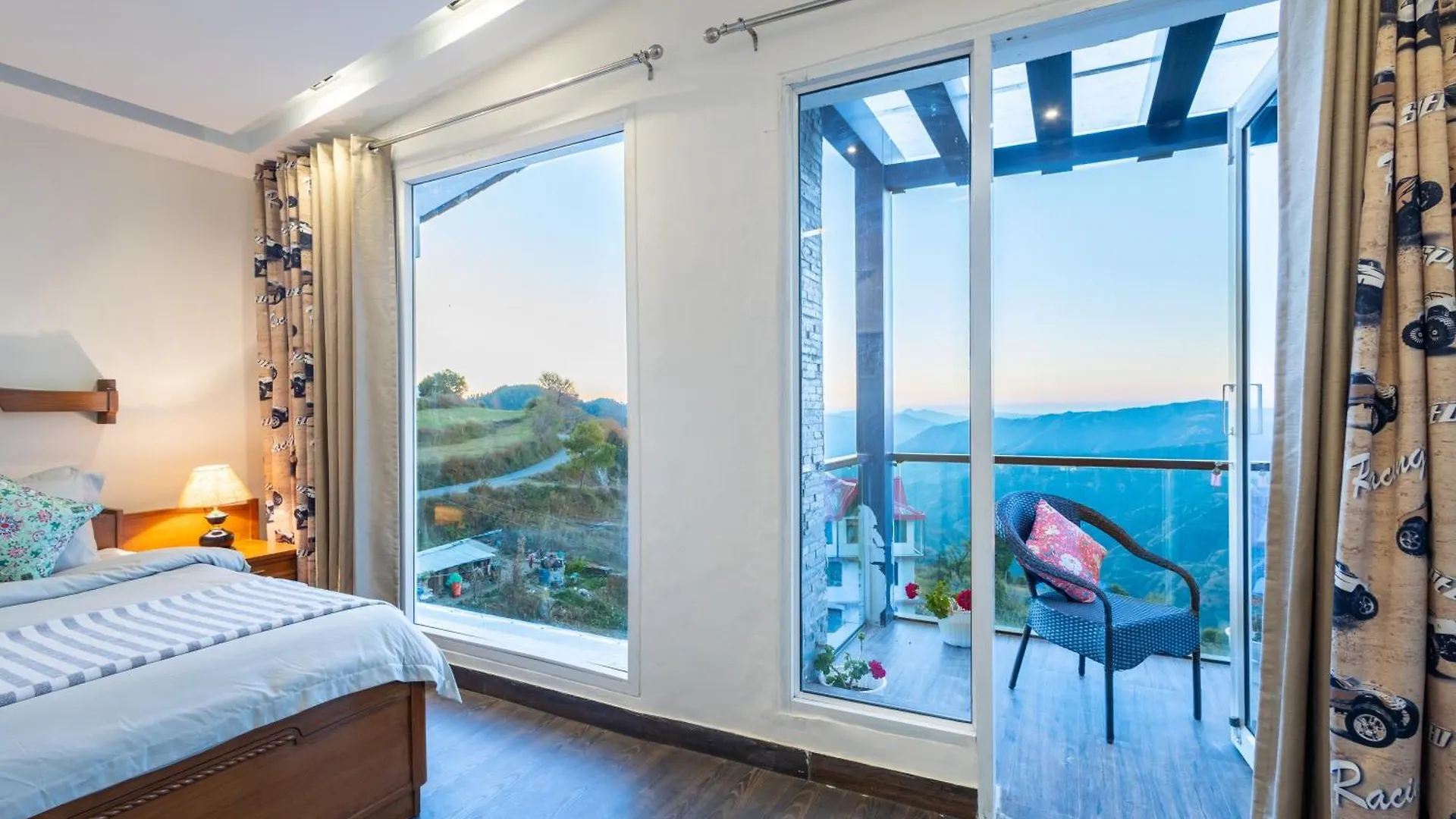 Hostie Imperial Chalet-3 Bhk Mountain Villa, Chail Σίμλα 0*,