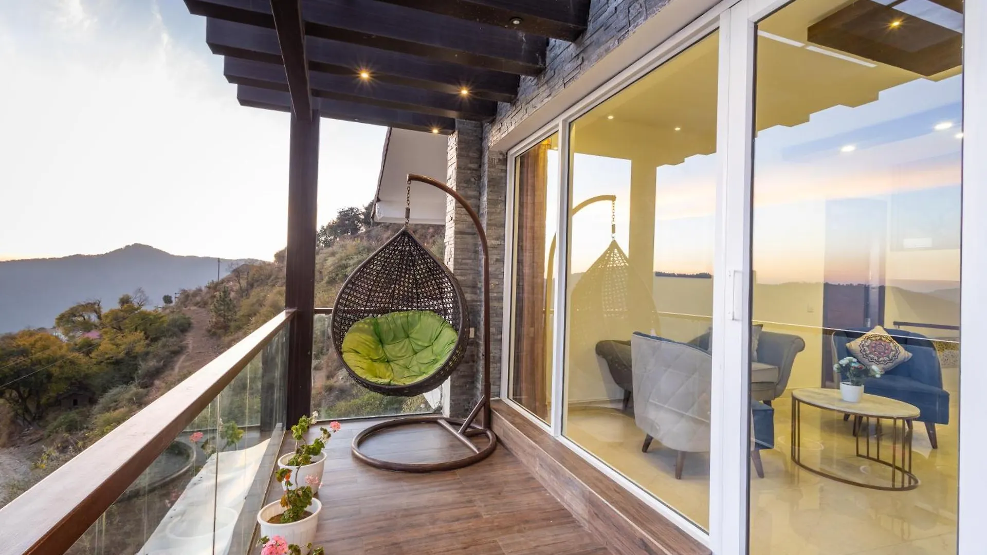Chalet Hostie Imperial Chalet-3 Bhk Mountain Villa, Chail Shimla