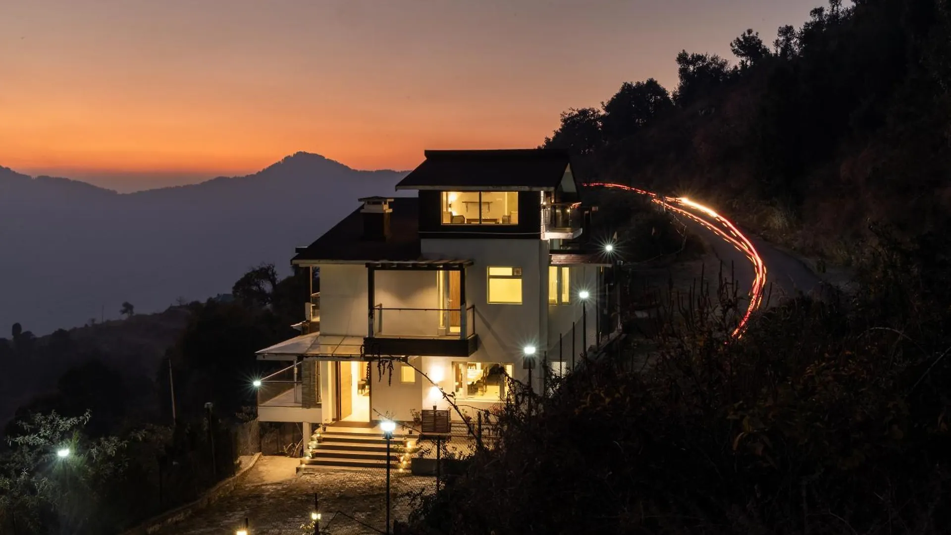 Hostie Imperial Chalet-3 Bhk Mountain Villa, Chail Shimla Chalet